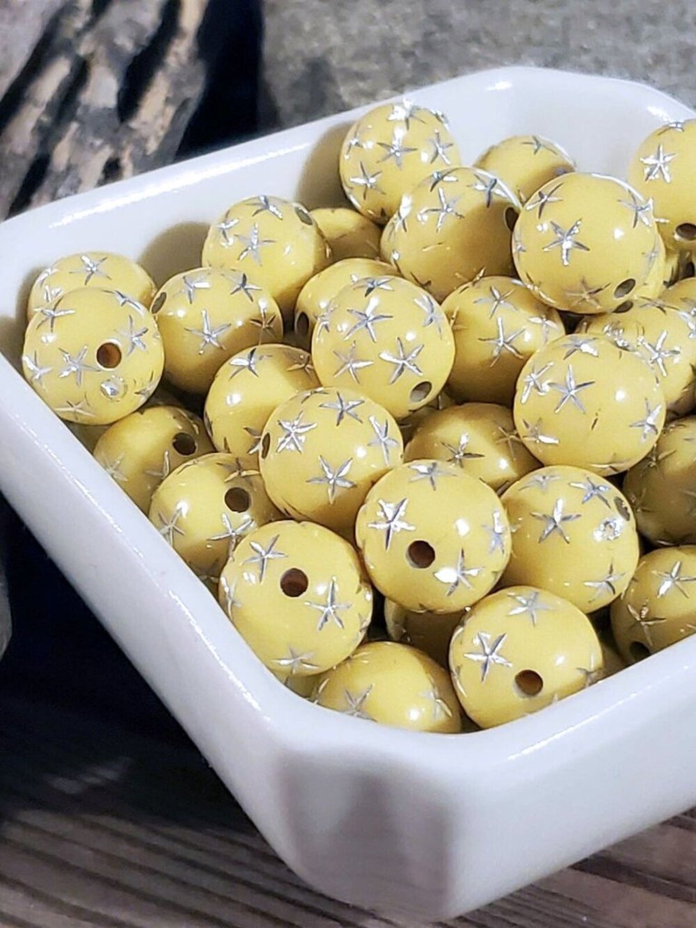 Vintage Retro Yellow Silver Stars 12mm Round Acrylic Shabby Chic Beads 10 pcs